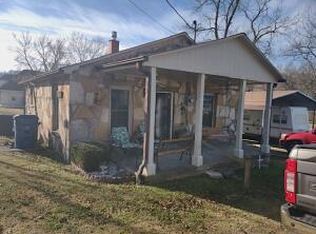 27 Chastain St, Norfork, AR 72658