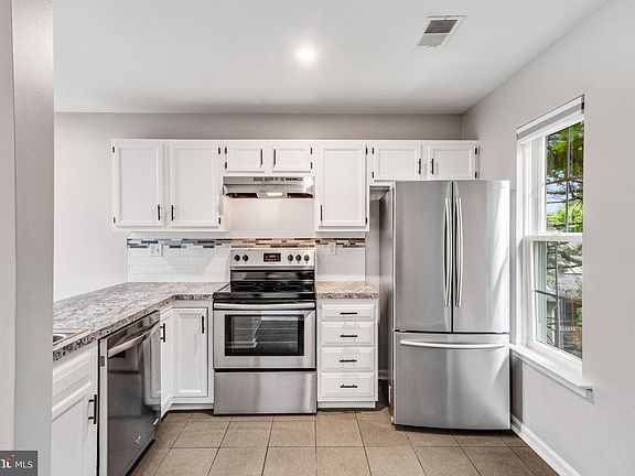 3rd image of 315 Wexford Ct #315