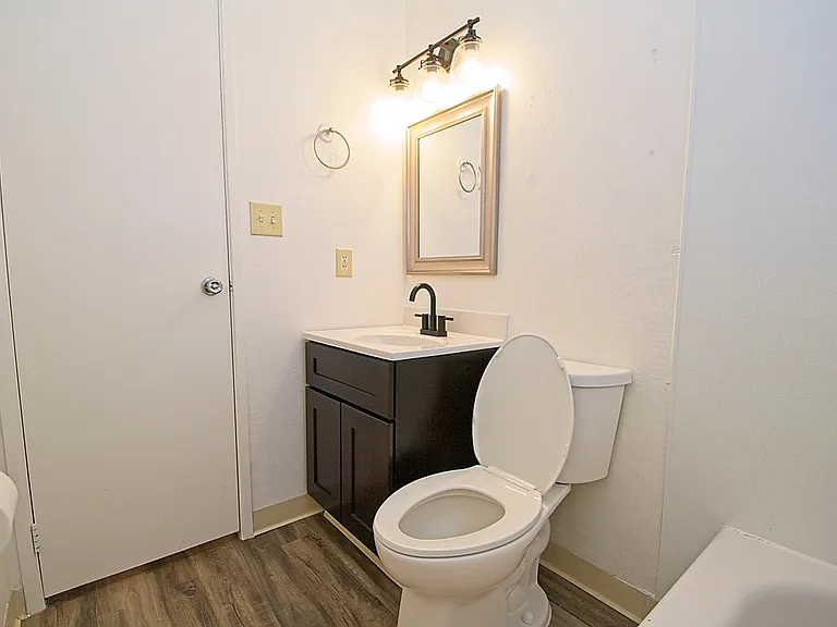 1036 Bell St #5 — Photo 13