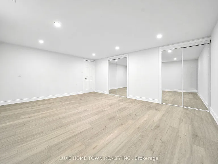 5 Centennial Dr — Photo 33