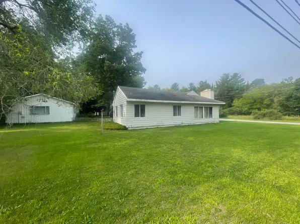 607 Federal Ave, Houghton Lake, MI 48629