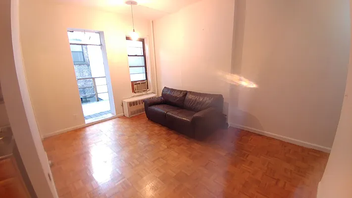 Rented by Downtown Mgt & Realty LLC | media 2