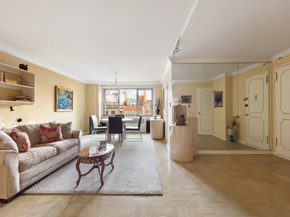 525 East 86th Street image 2 of 10