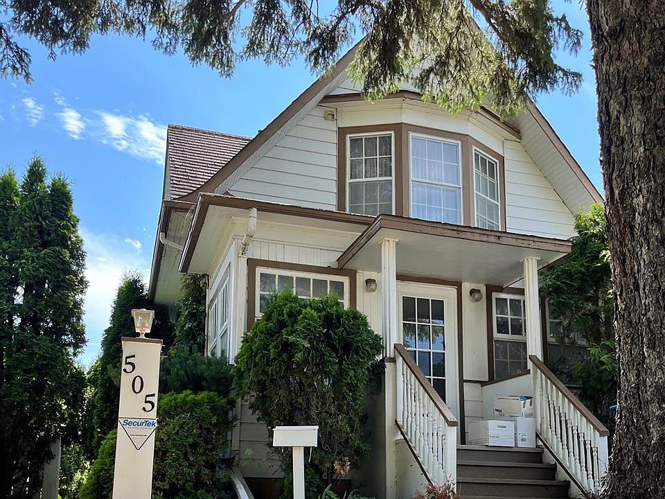 1st image of 505 Macleod AVENUE W