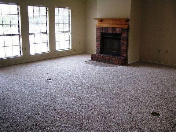 3rd image of 106 Whitehouse Hill Ct
