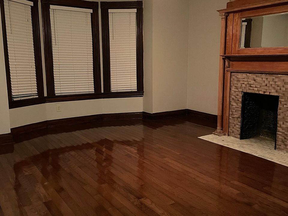 Bedroom - beautiful hardwood floors. 15x17 sq.ft.