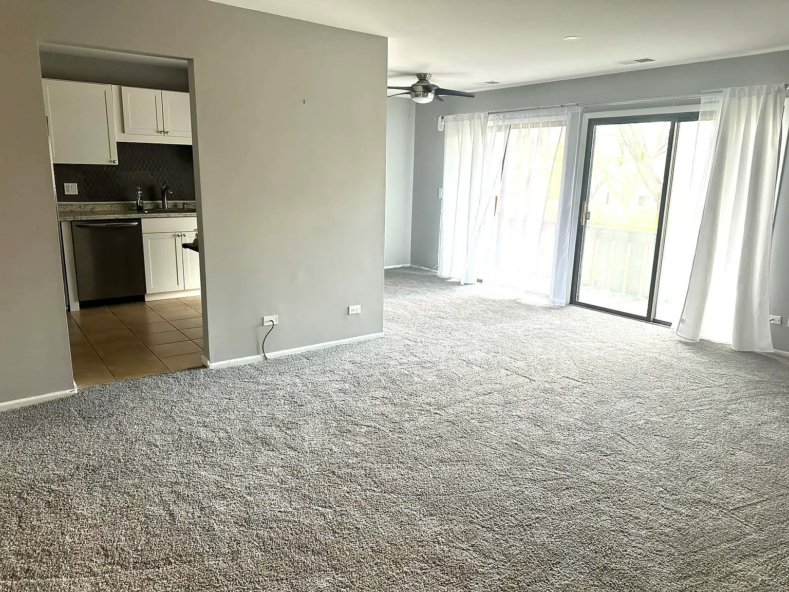 2 bed, 1000 sqft, $1,950 — Photo 2