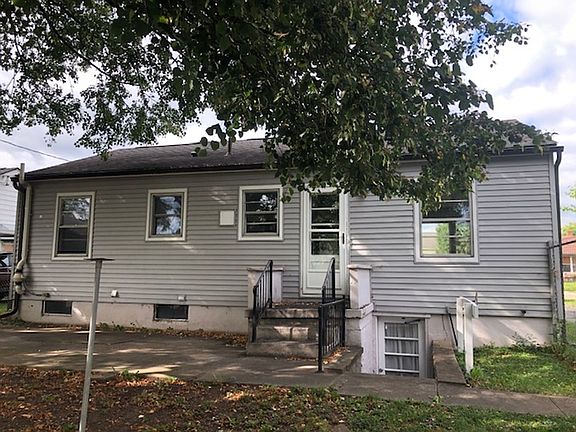 3rd image of 420 Wayne Dr