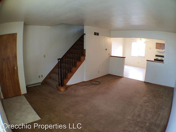 3rd image of 105 Estes Ave