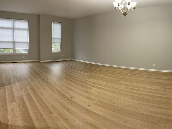 3rd image of 3381 Kentshire Cir