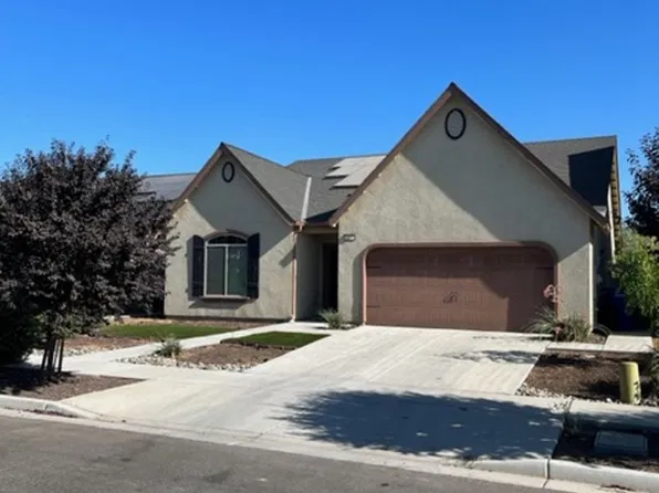2122 W Hayward St, Hanford, CA 93230