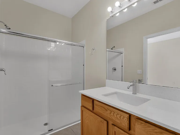 1413 Retreat Cir — Photo 26
