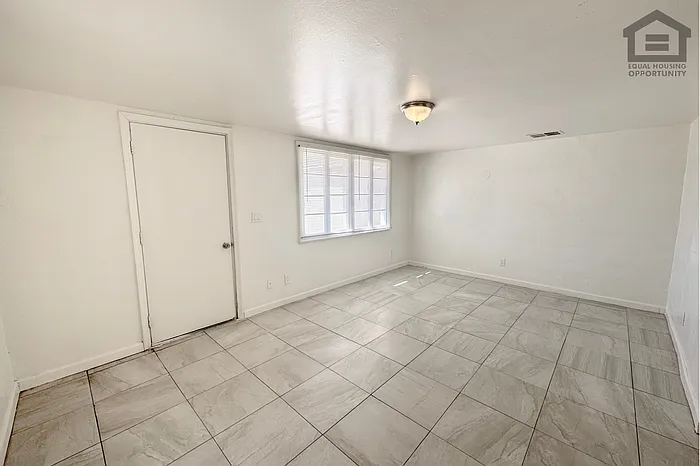 308 E Vogel Ave #3 — Photo 12