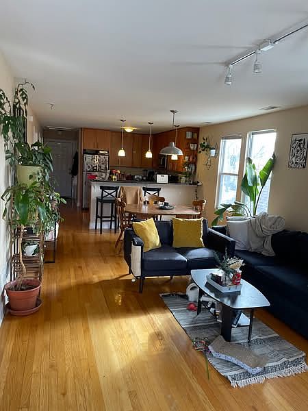 1st image of 1242 Marengo Ave APT 1