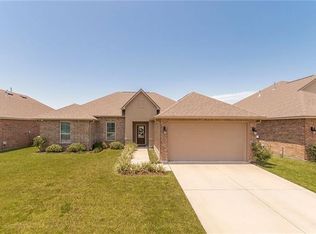 105 E Lake Ct, Slidell, LA 70461