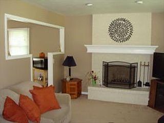 3rd image of 3325 Grandview Dr