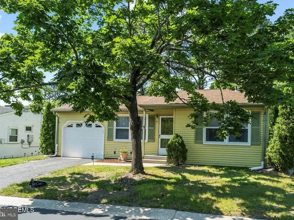 8 Westport Dr #71, Whiting, NJ 08759