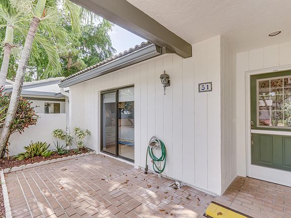 5th image of 51 Cambridge Ln