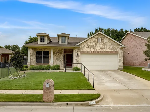 6820 Algarve Dr, Denton, TX 76210