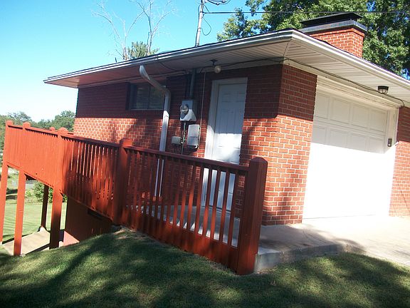 3rd image of 2406 Hillsdale Dr