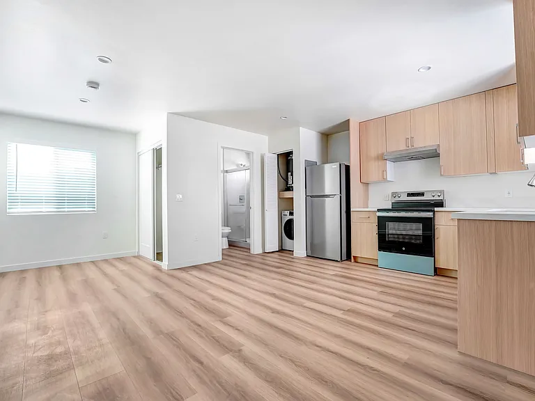 221 S Avenue 19 #225 — Photo 4