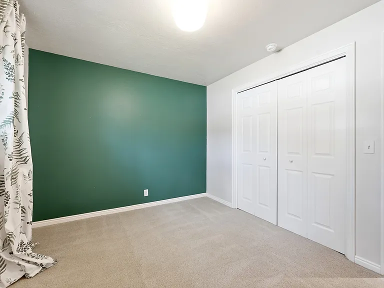 2480 Eastbourne Dr — Photo 16