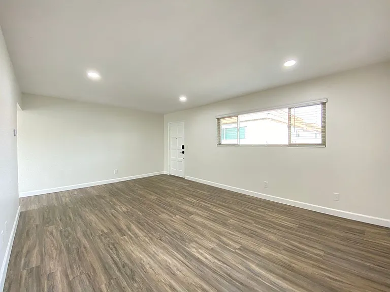 El Camino Grove Apartment Homes — Photo 1