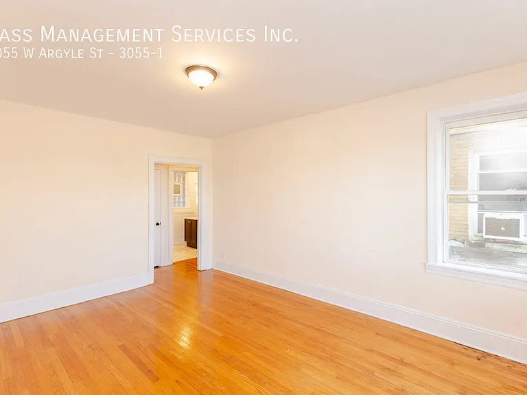 3055 W Argyle St #1 — Photo 4