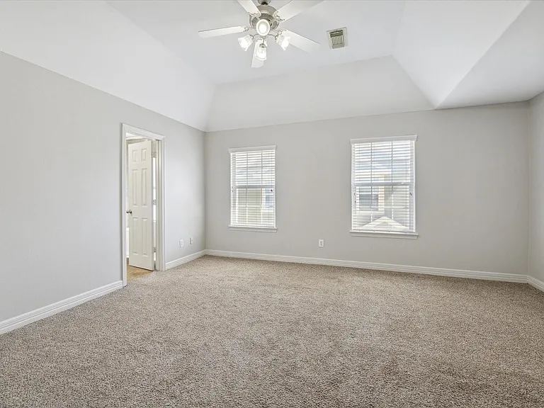 2624 Detering St — Photo 9