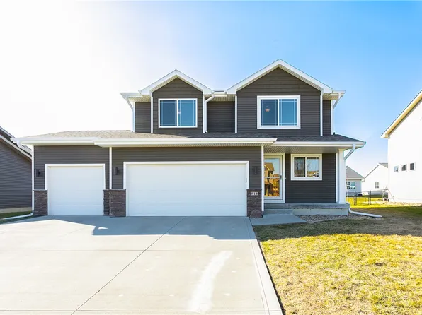 816 NW Autumn Park Dr, Grimes, IA 50111
