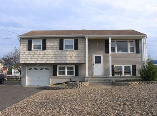 25 Saint Thomas Ave, Toms River, NJ