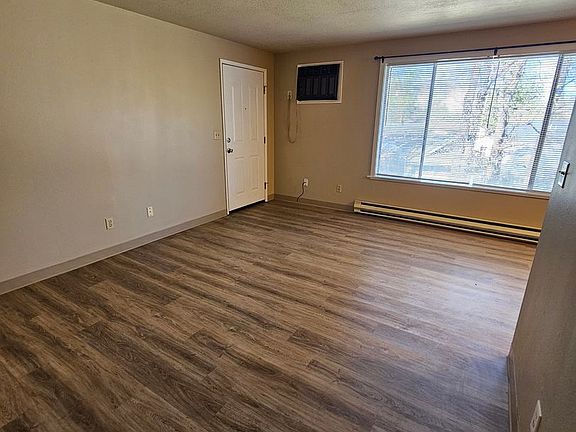 5th image of 1975 Crater Lake Ave APT 3