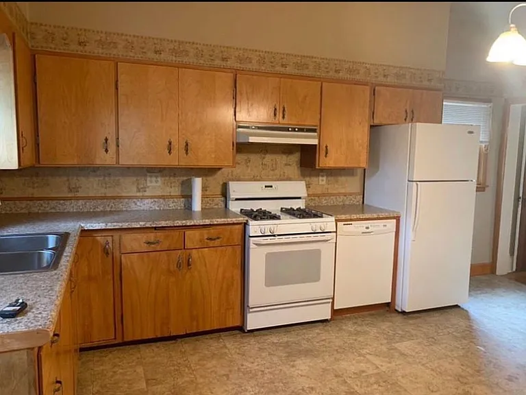 2416 Doniphan Ave — Photo 11