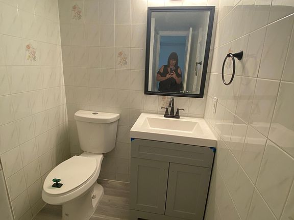 5th image of 300 NW 107th Ave APT 212