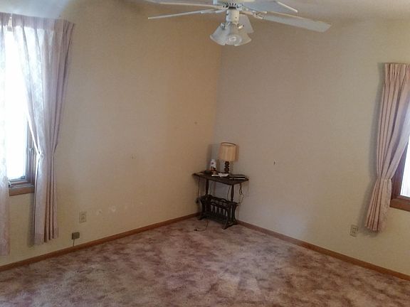 3rd image of 306 Elm St