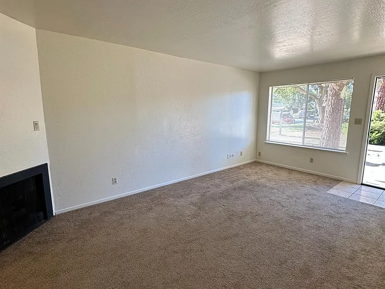 481 Minnewawa Ave #101 — Photo 4