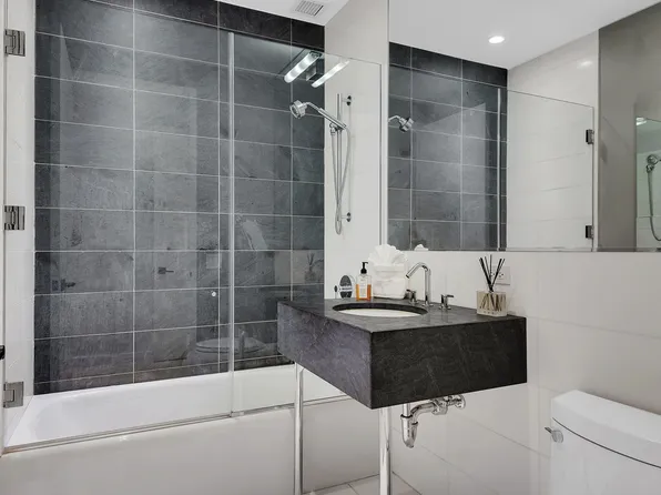 4 West 21st Street 4B image 7 of 8