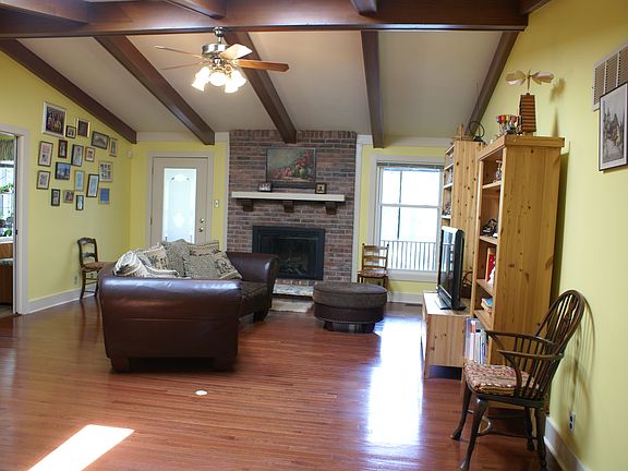 4th image of 124 Bellington Ln