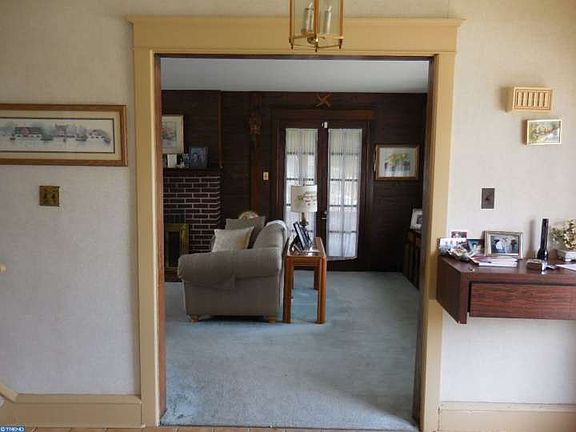 5th image of 707 Foss Ave