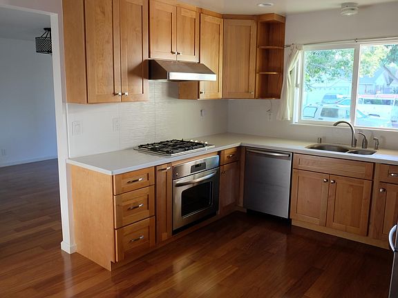3rd image of 1650 Calado Ct