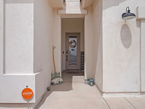 4th image of 13401 Carterton Ave