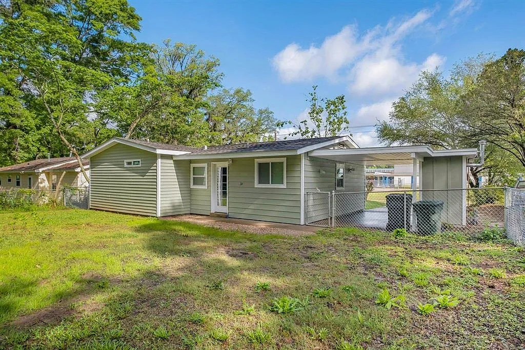 3 bed, 1000 sqft, $1,650 — Photo 4