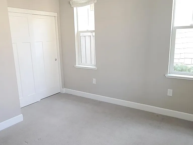 1066 Forbes Ln — Photo 16