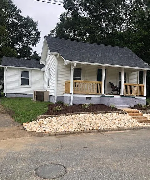 136 Saint Mary Ave NW — Photo 15