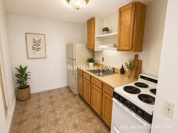 329 Union St #1, Bangor, ME 04401