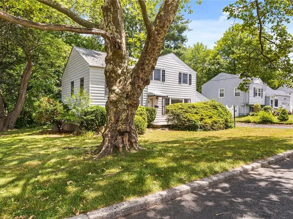 21 Kincaid Drive, Yonkers, NY 10710