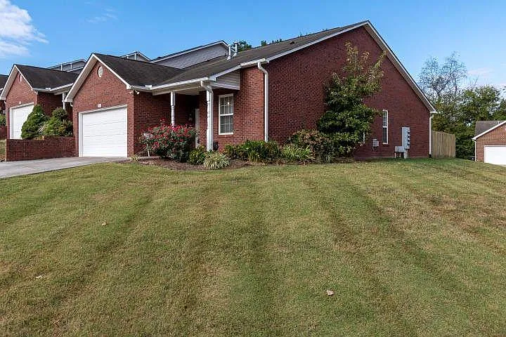 2 bed, 1452 sqft, $1,750 — Photo 3