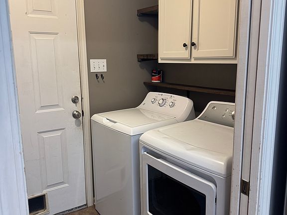 5th image of 4640 Oregon Trl