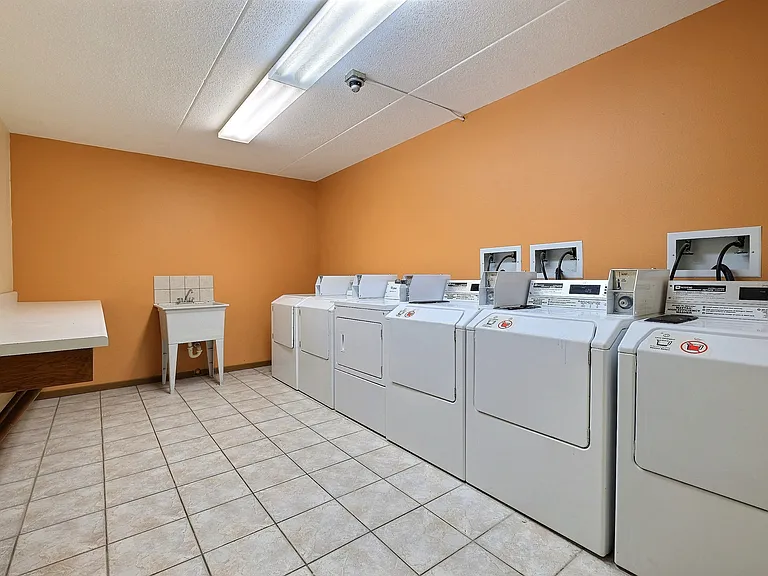Fargo, ND France Apartments | Laundry
