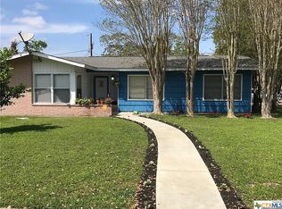 1906 Locust, Victoria, TX --